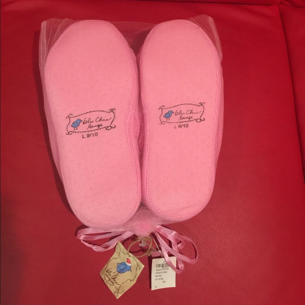 Pink slipper. - Picture 2 of 5